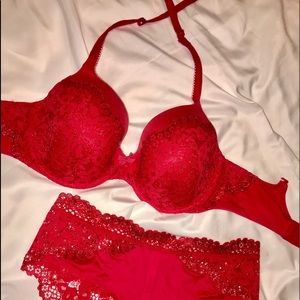 ?trade?NWOT Body By Victoria Set RED w Shimmer